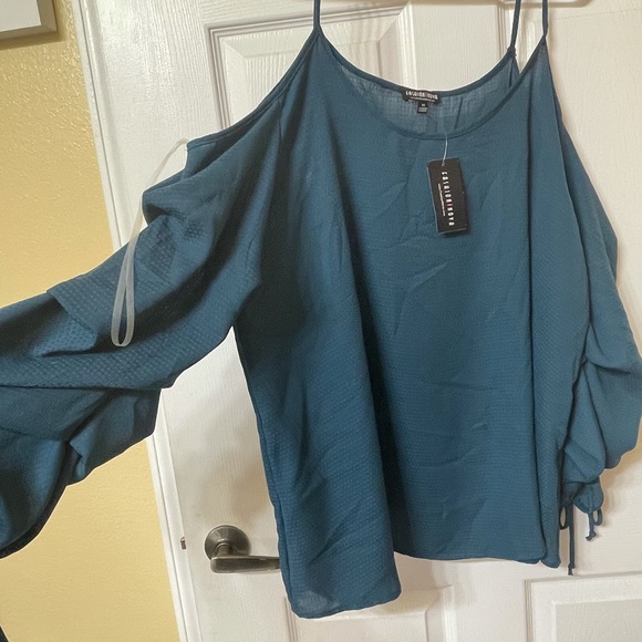 Fashion Nova Plus-size Shirt size 3x - Picture 2 of 3